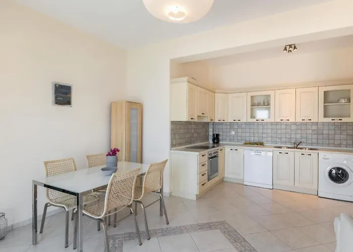 Leonardo Da Vinci By Interhome * Pera Melana